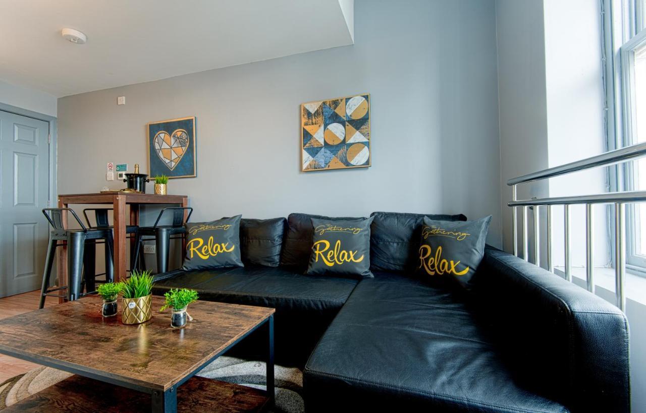 レクサムThe Eistedfod Penthouse - Berwyn Houseアパートメント エクステリア 写真